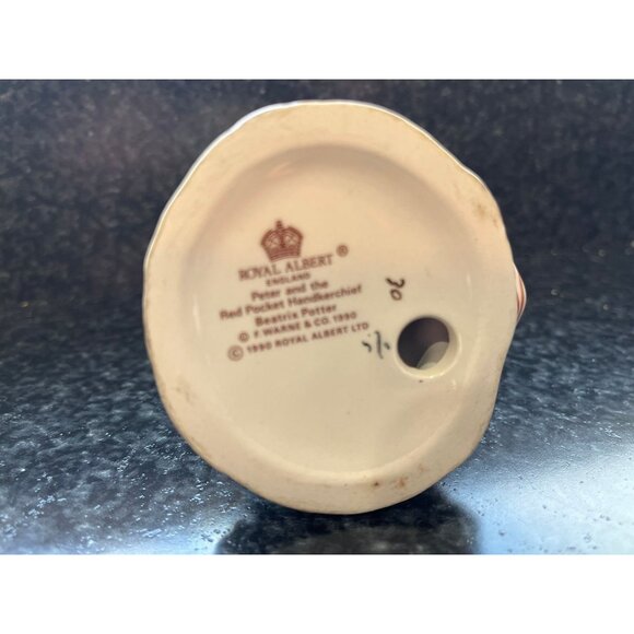 Vintage 1990's Peter and the Red Pocket Handkerchief Beatrix Potter Figurine - Picture 9 of 9